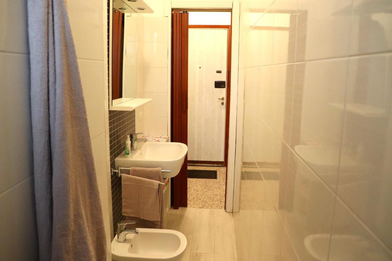 * La Casa Di Arti * 25 Min Dal Duomo Apartment Milan Bagian luar foto